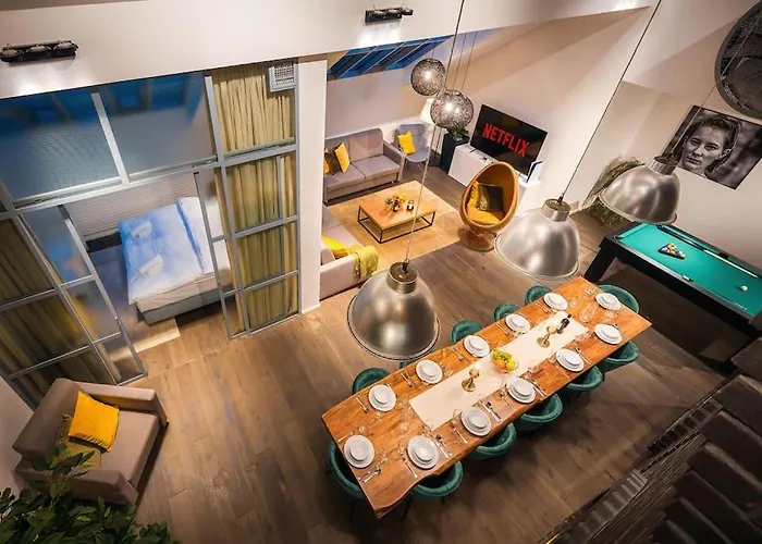 5br+2bath Old Town Loft Luxe Brickhouse, A/c