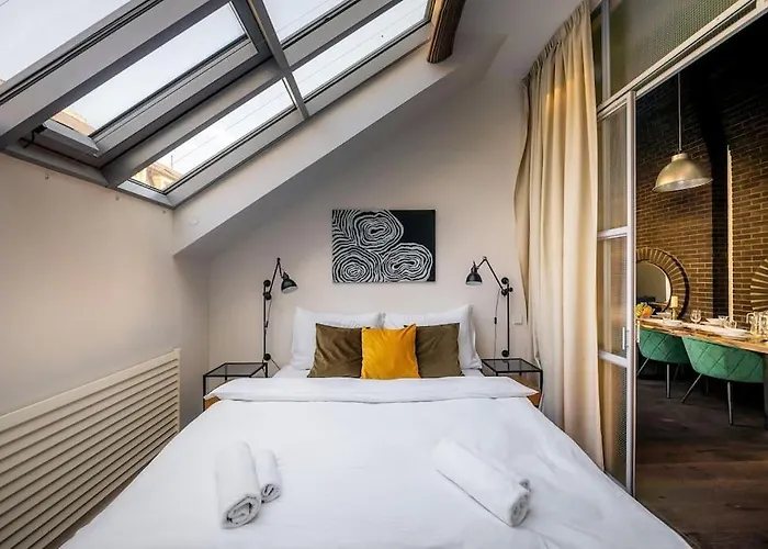 5br+2bath Old Town Loft Luxe Brickhouse, A/c *