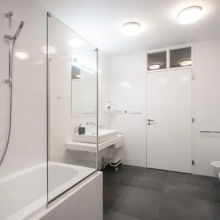 5br+2bath Old Town Loft Luxe Brickhouse, A/c Prag